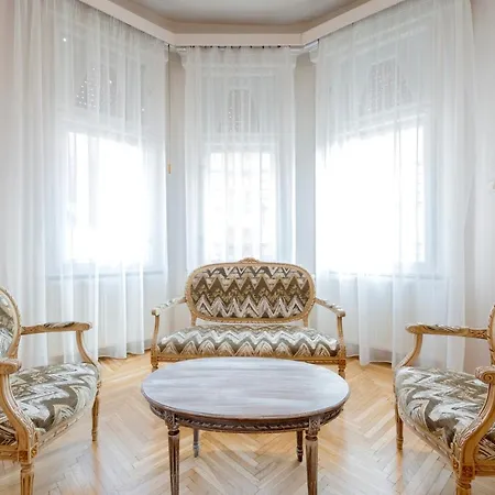Standard By Hi5-classic Jewish Dstr Apartment